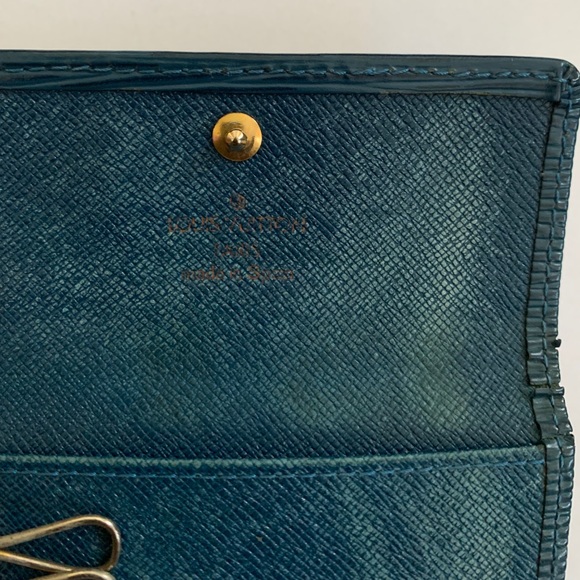 Vintage Louis Vuitton Epi Leather 6 Keyholder - Picture 3 of 12